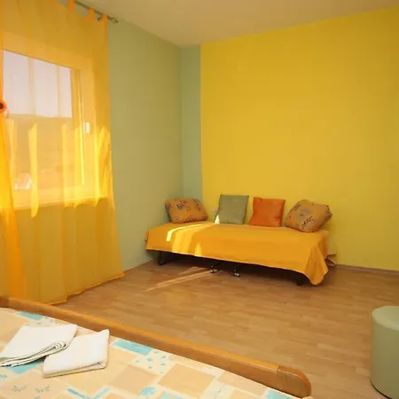 8780c Apartment