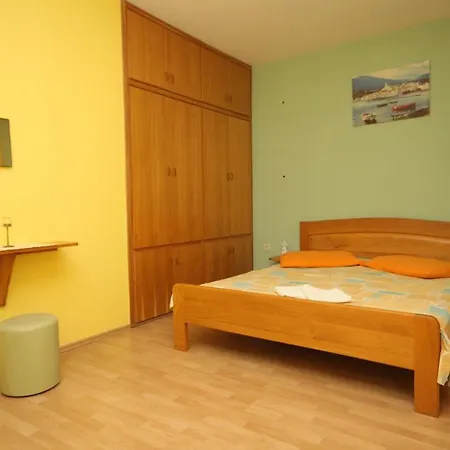 Apartment 8780c