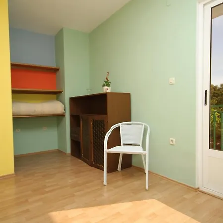Apartment 8780c *