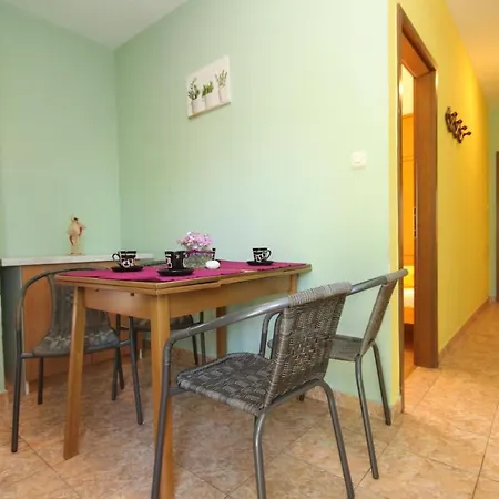 8780c * Stari Grad (Hvar)